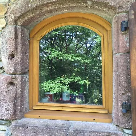 Kemping Insolite Bergerie Dans La Foret