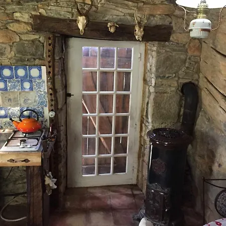 Insolite Bergerie Dans La Foret