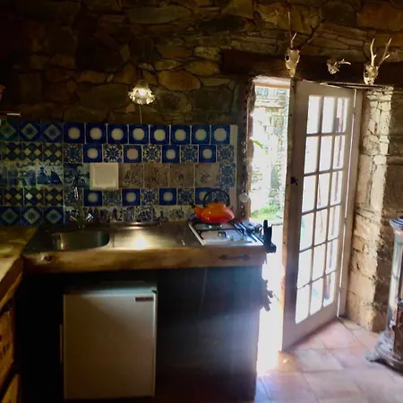 Kemping Insolite Bergerie Dans La Foret *