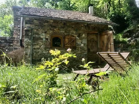 Insolite Bergerie Dans La Forêt