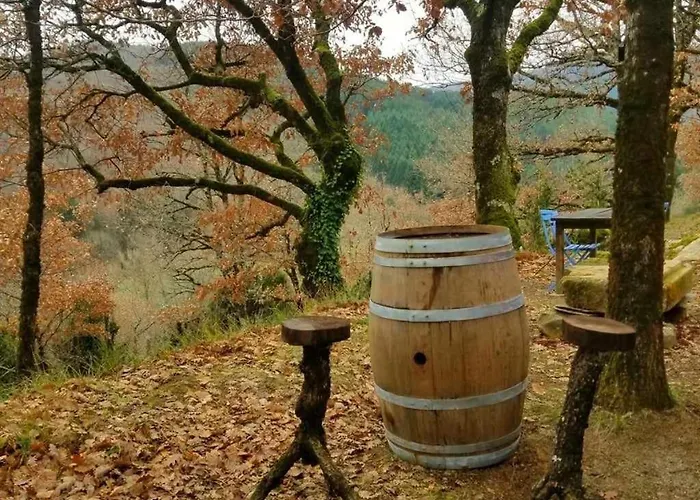 Parque de Campismo Insolite Bergerie Dans La Forêt