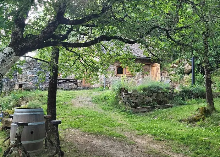 Insolite Bergerie Dans La Forêt Parque de Campismo